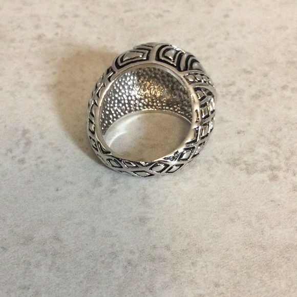 NWOT Silver boho stamped size 7 chunky ring - Picture 8 of 8